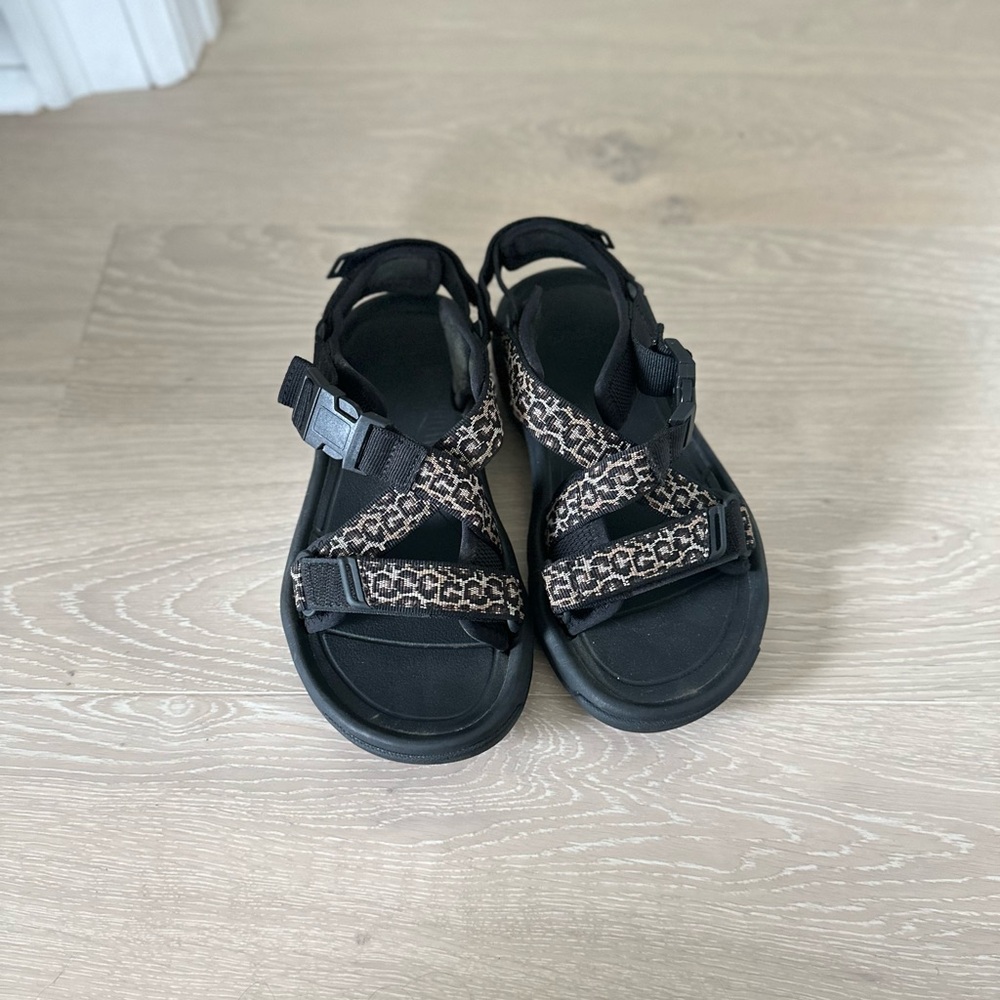 Teva Hurricane Sandals sz 7